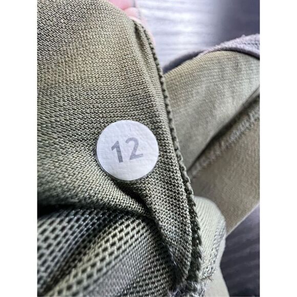 Lululemon Green and Grey Razor Back Pullover Sports Bra - Picture 4 of 5